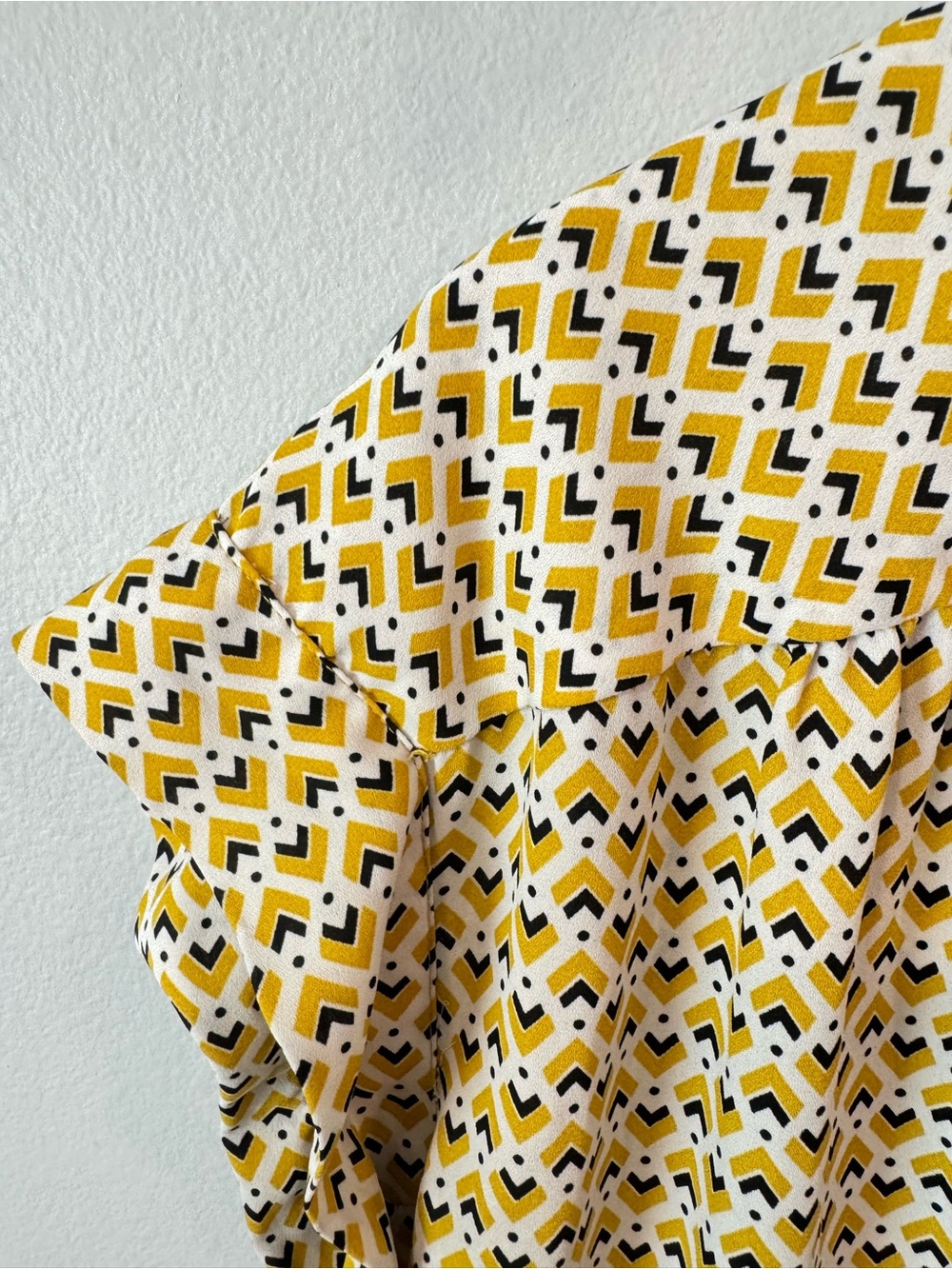 Anthropologie Maison D' Amelie Yellow Geometric Cap-Sleeve Blouse Sz M - Picture 2 of 6